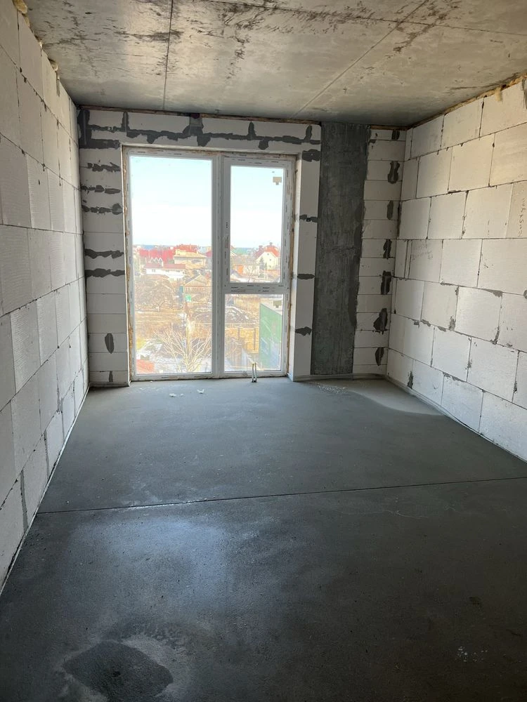 Продам этаж 3квартиры(пентхаус)
