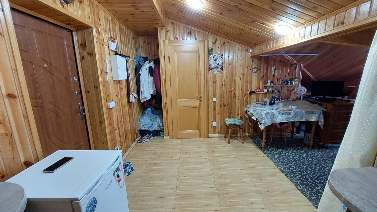 Продам однокімнатну- студію в Моноліте