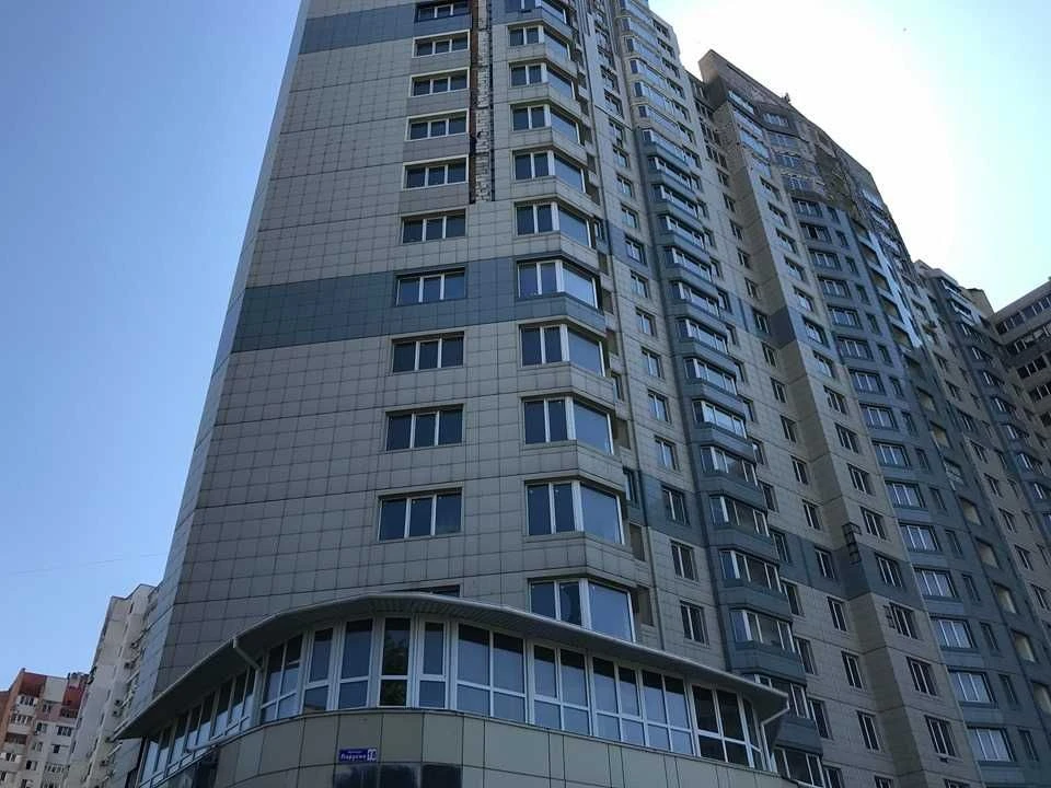 Однокімнатна  велика 58 кв.м квартира  в новостроє з лифтом