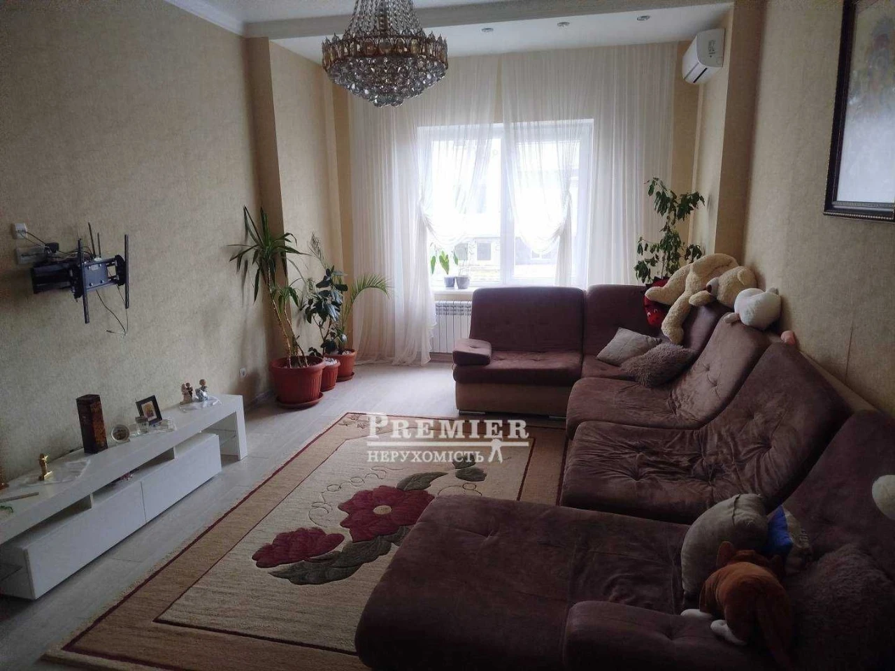 У продажу простора 3 кім. квартира у м. Чорноморськ
