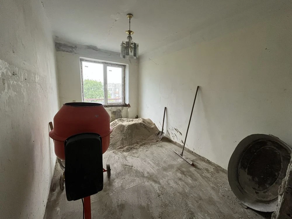 Продається 3-кімнатна квартира в Рені
