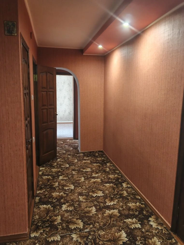 продам 3-х кімнатну квартиру в Гадячі