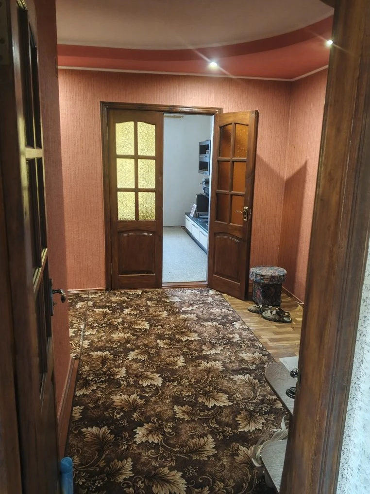 продам 3-х кімнатну квартиру в Гадячі