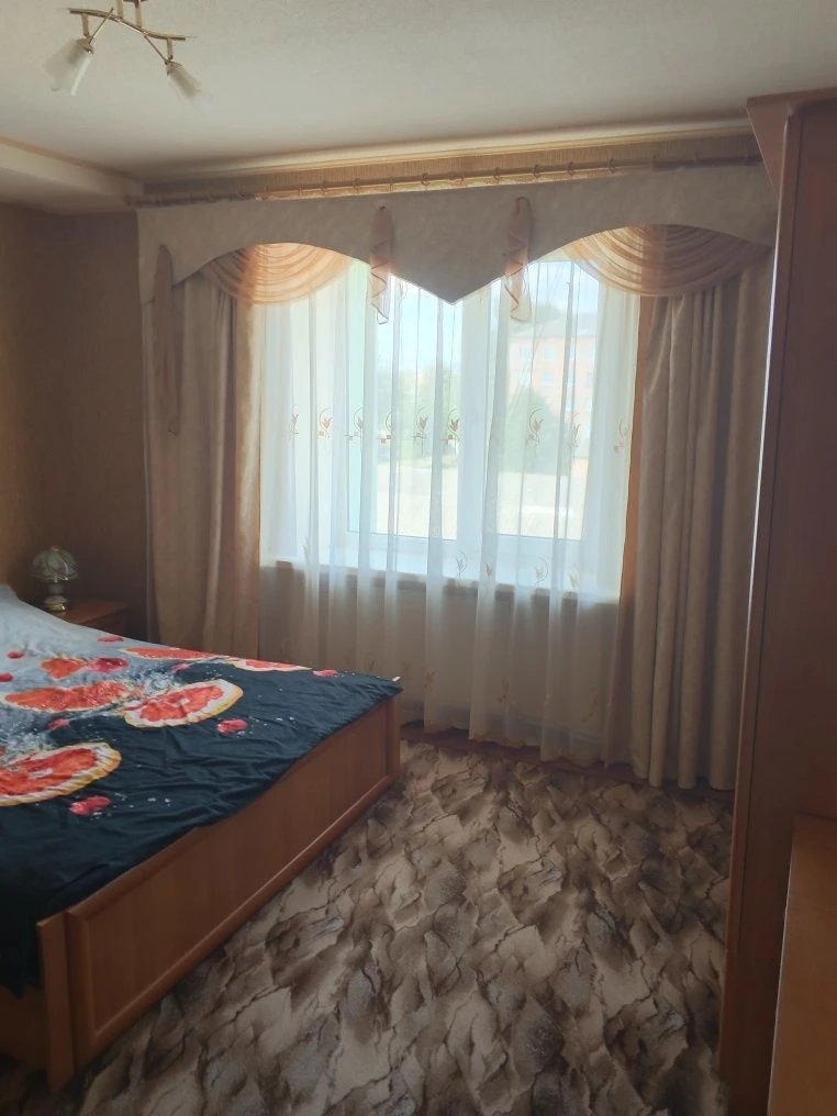 продам 3-х кімнатну квартиру в Гадячі