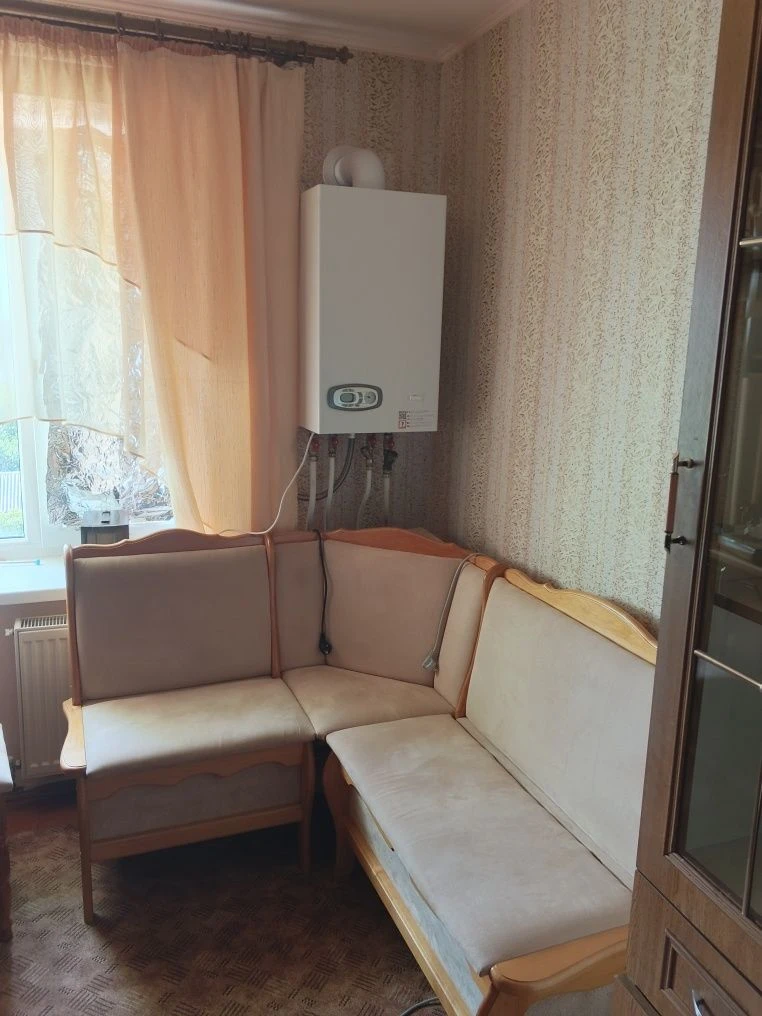 продам 3-х кімнатну квартиру в Гадячі