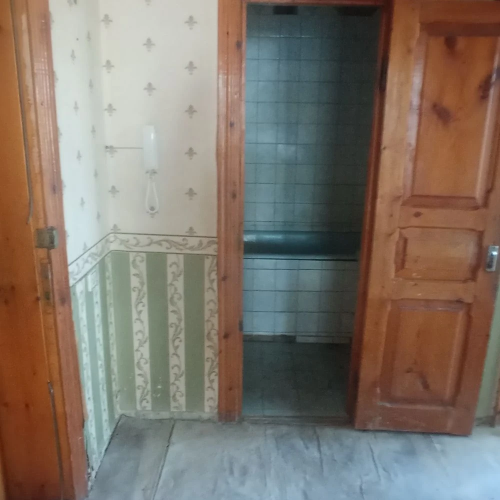 Продам 2-х кімнатну квартиру з коморкою м. Карлівка мр «Мрія