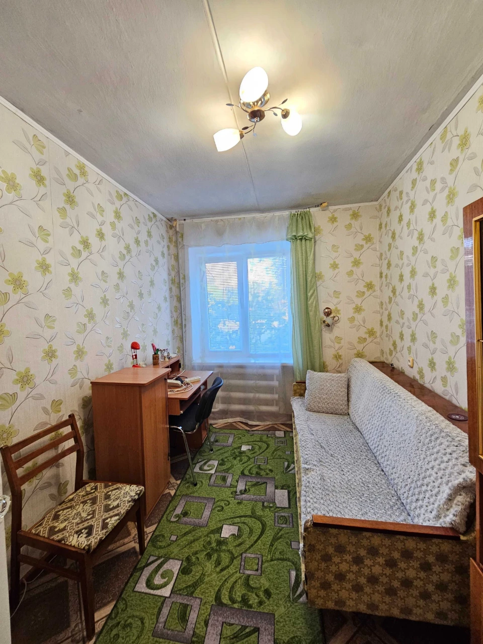 Продаж 3-кімнатної квартири в районі чорного АТБ