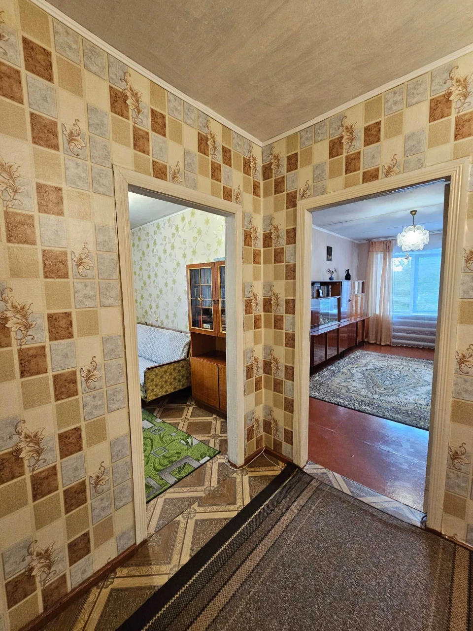 Продаж 3-кімнатної квартири в районі чорного АТБ