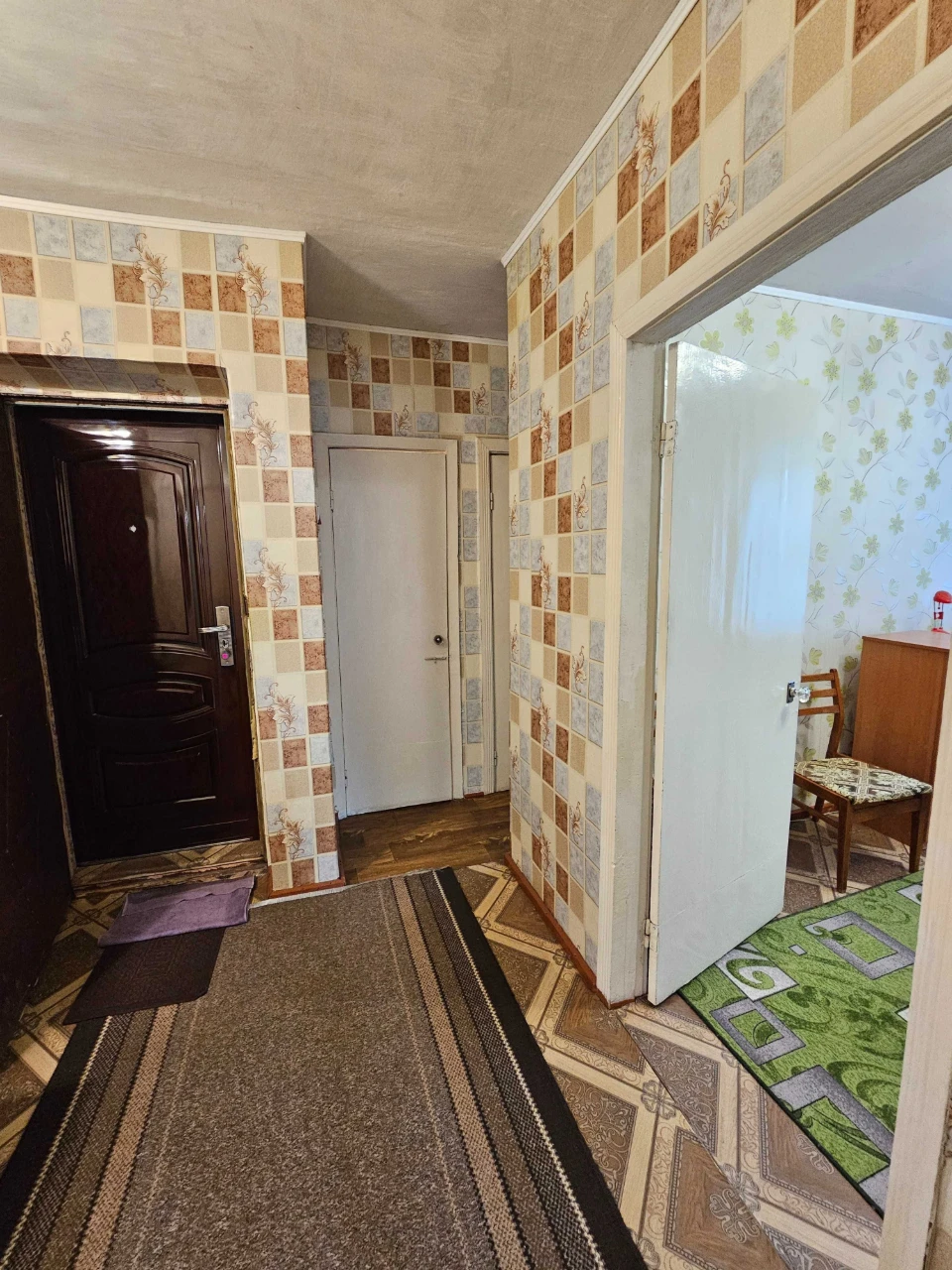 Продаж 3-кімнатної квартири в районі чорного АТБ