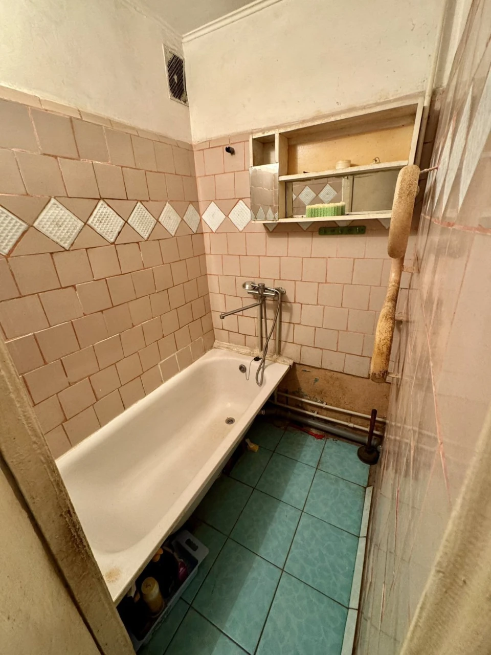 2-bedroom apartment " є відновлення"