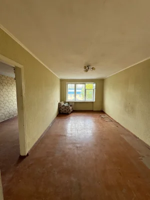 Продам 3 кімнатну квартиру в цегляному будинку
