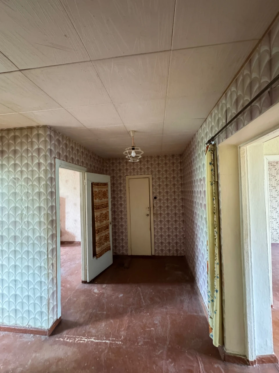 Продам 3 кімнатну квартиру в цегляному будинку