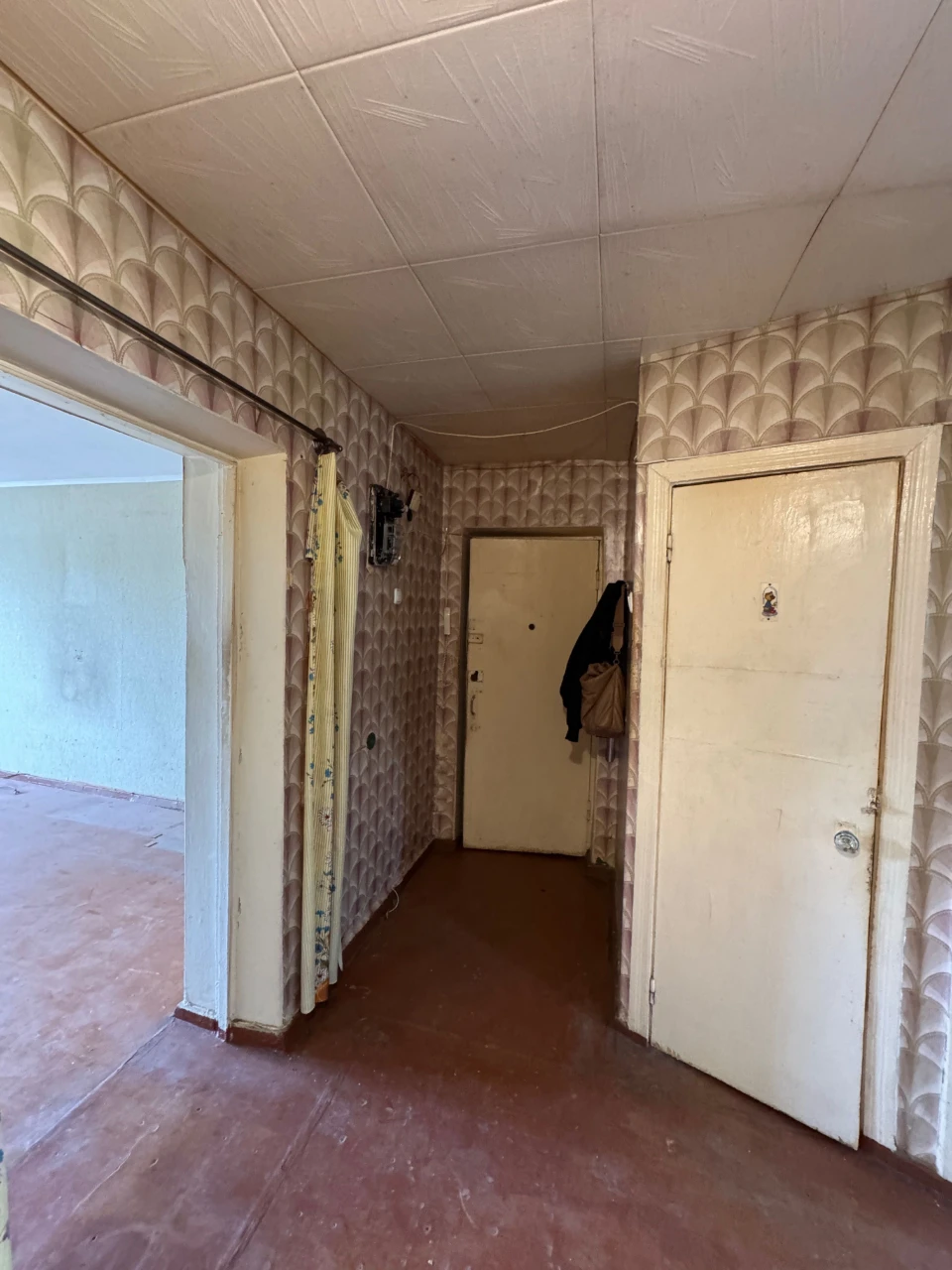 Продам 3 кімнатну квартиру в цегляному будинку