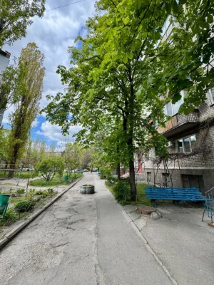 Продам 3 кімнатну квартиру в цегляному будинку