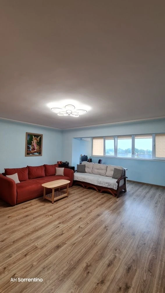 Sale of a 2-room apartment 72 m² with furniture and appliances!