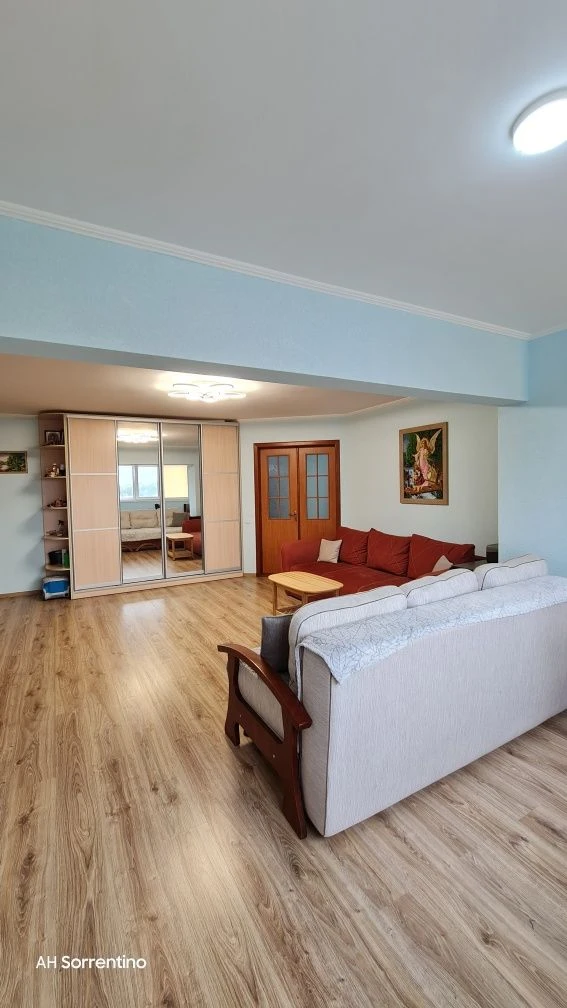 Sale of a 2-room apartment 72 m² with furniture and appliances!