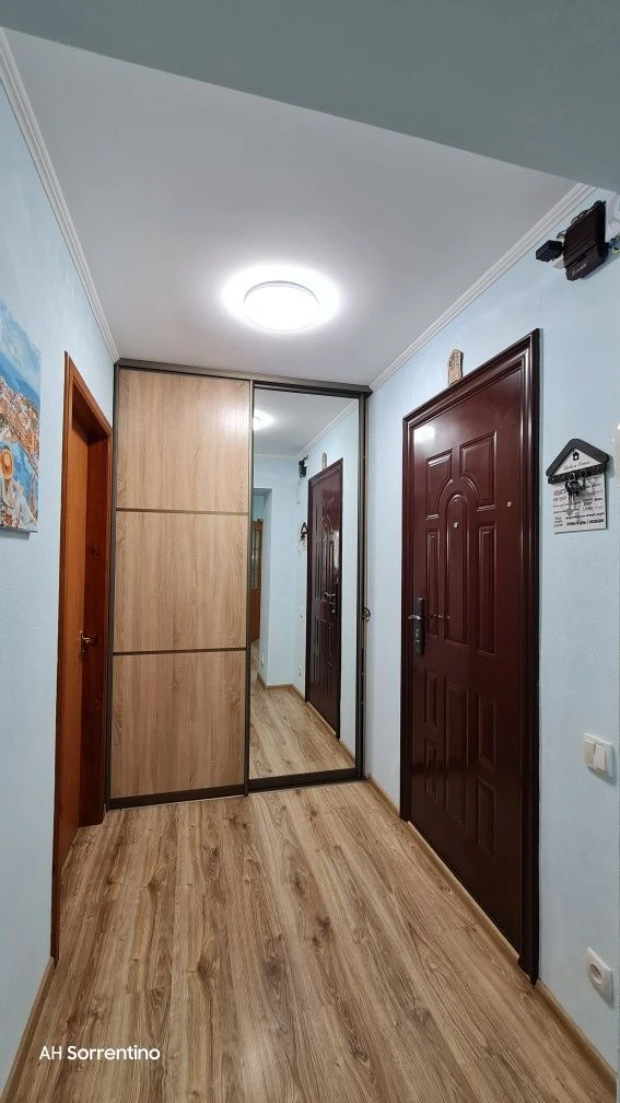 Sale of a 2-room apartment 72 m² with furniture and appliances!