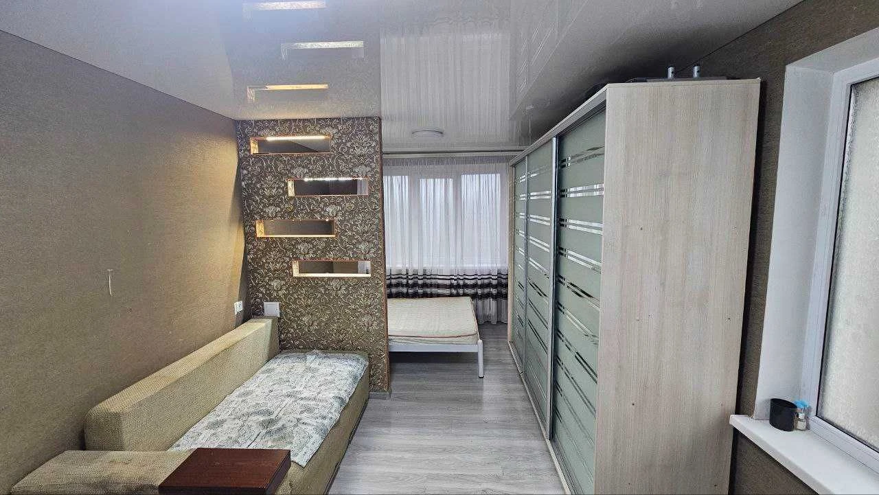 Sale of a 3-bedroom apartment near the embankment