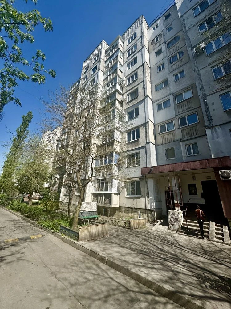 Двухкомнатная квартира с балконом и лоджией