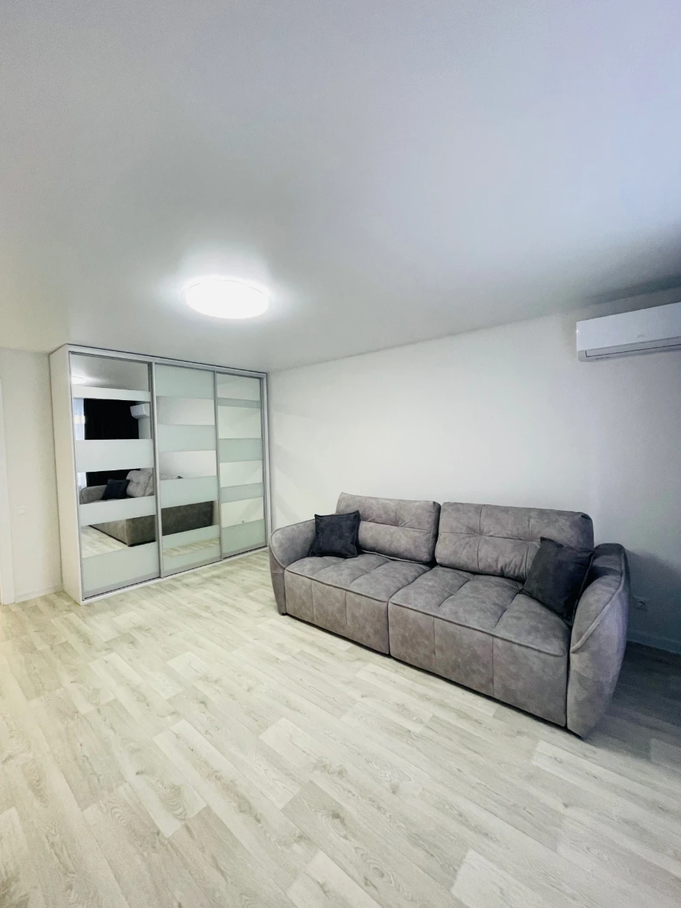 Sale of a 2-bedroom apartment. No real estate agent commission!! From the owner