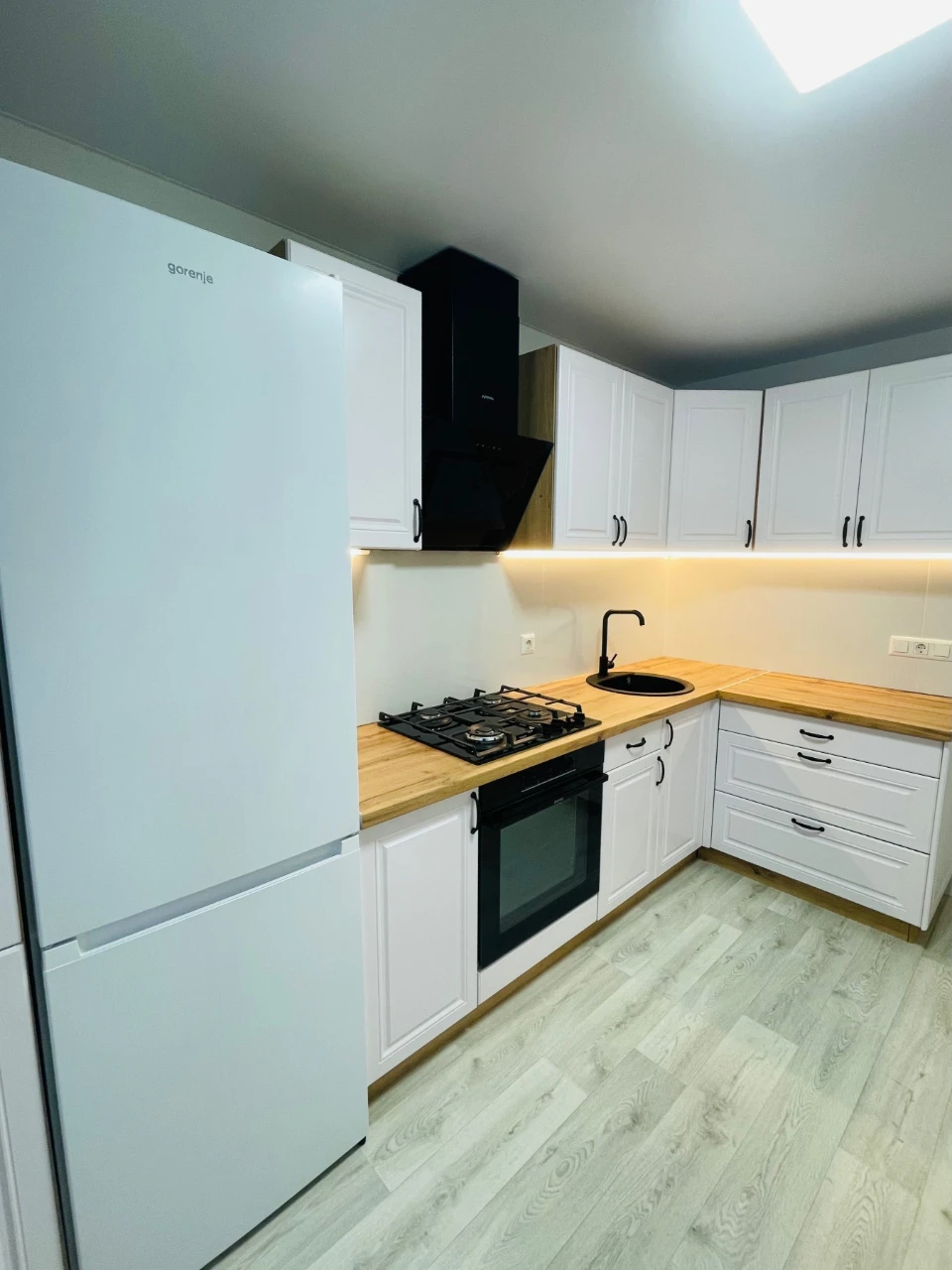 Sale of a 2-bedroom apartment. No real estate agent commission!! From the owner