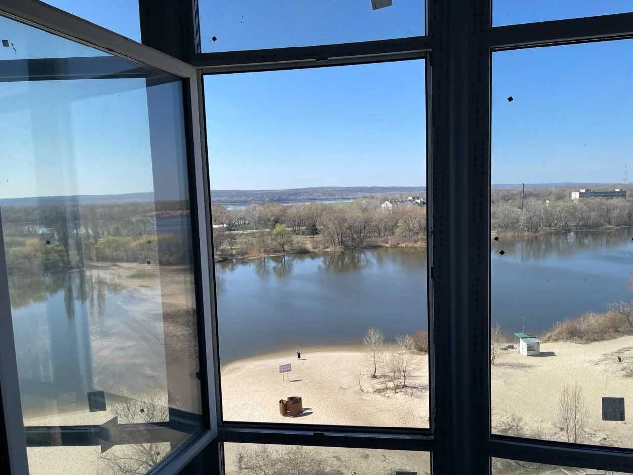 Apartments for sale in a new building (ready to move in, renovated). No commission