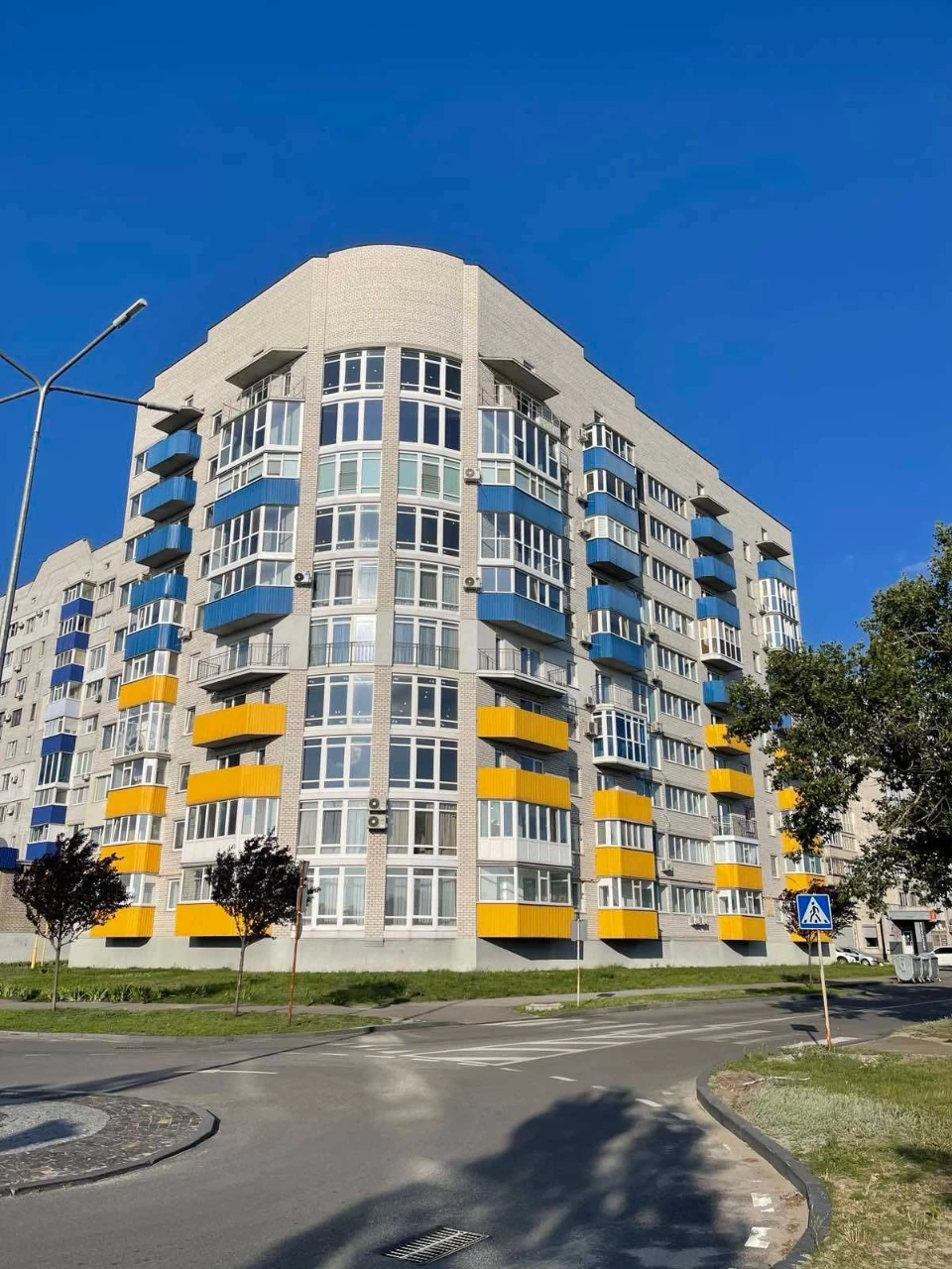 Apartments for sale in a new building (ready to move in, renovated). No commission