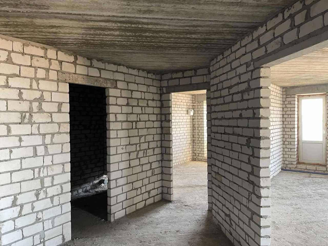 Apartments for sale in a new building (ready to move in, renovated). No commission