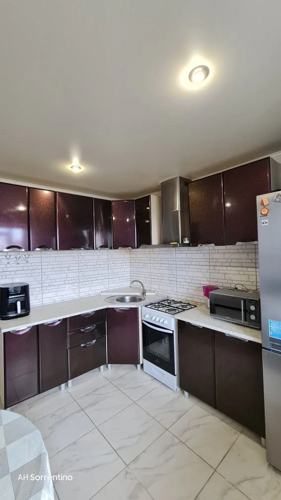 Spacious 2-bedroom apartment near Park Lake!