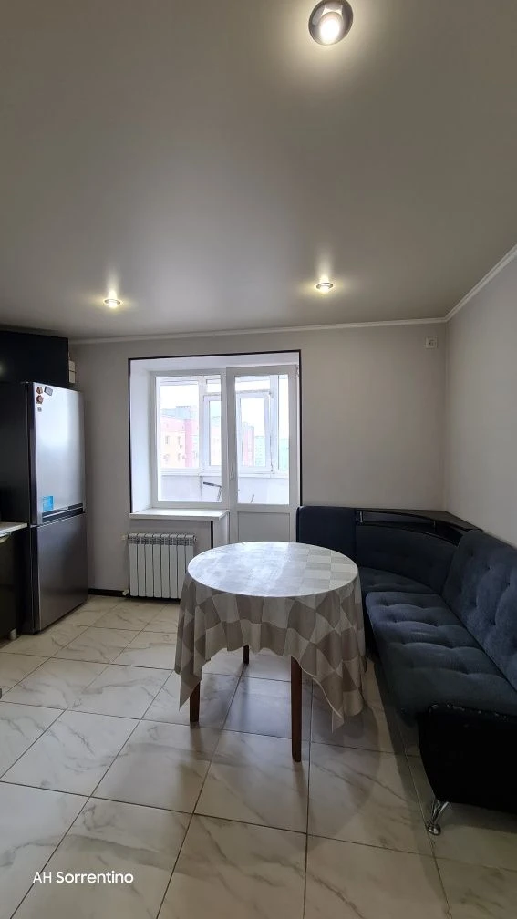 Spacious 2-bedroom apartment near Park Lake!