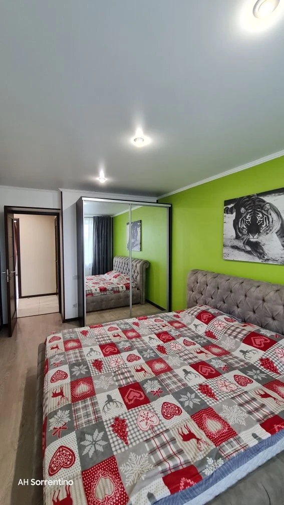 Spacious 2-bedroom apartment near Park Lake!
