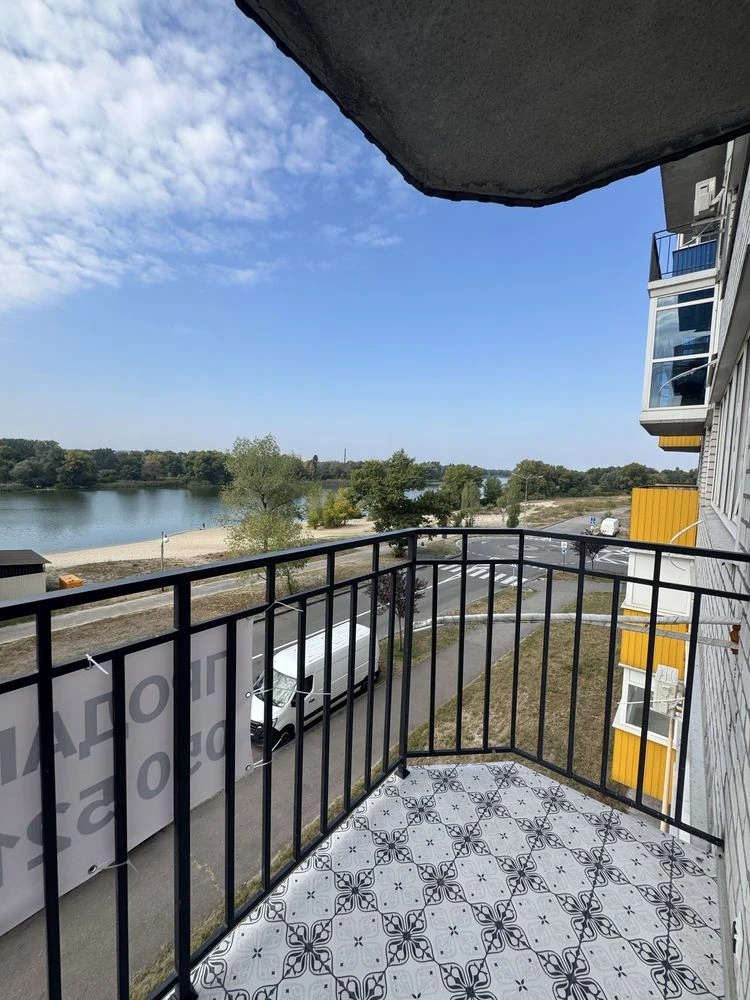Продаж квартири 62 кв.  Горішні Плавні