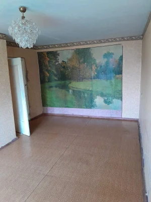 Продаж двомісній квартири в цегляному будинку