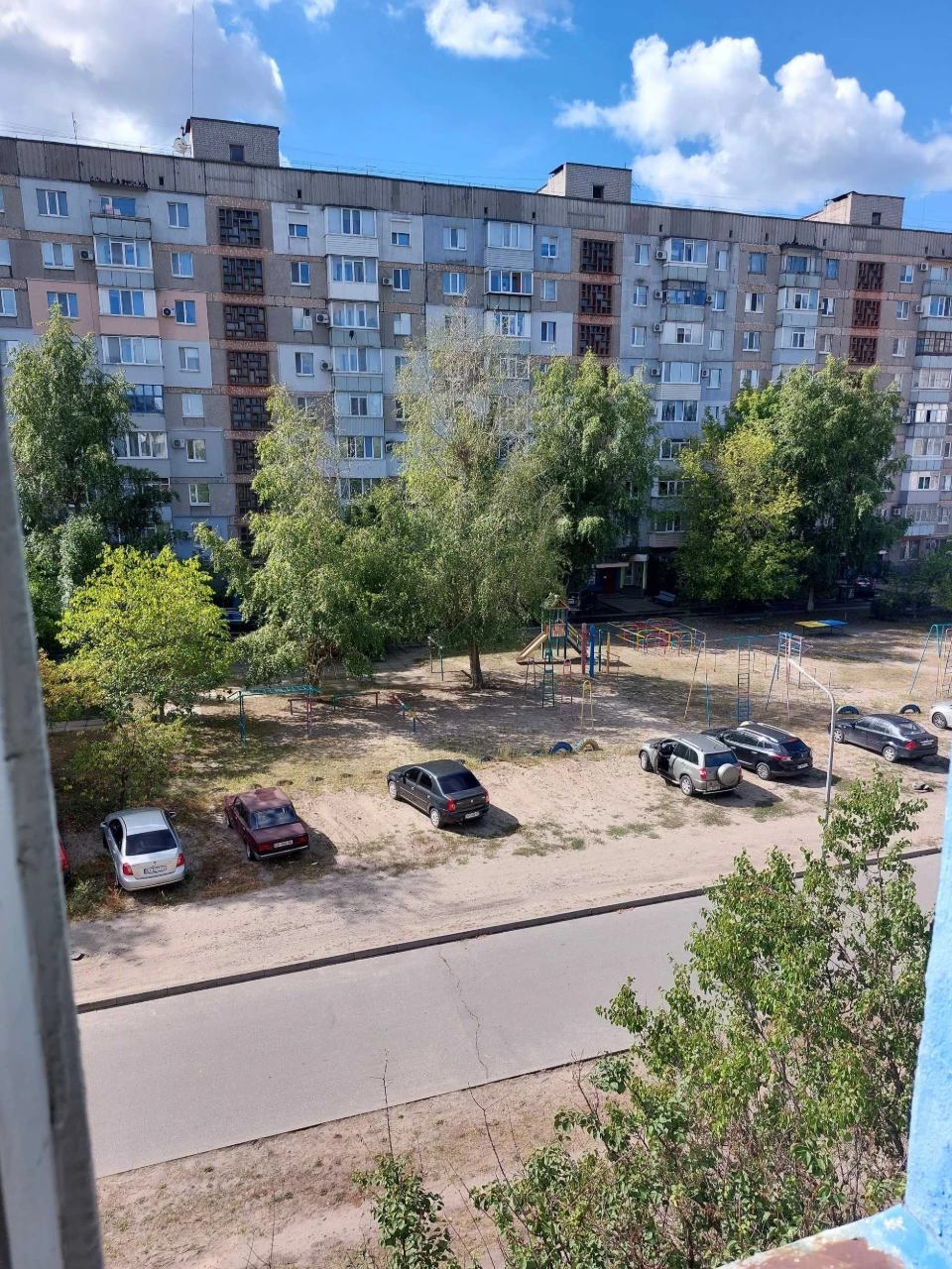 Продаж 2-кімн. квартири в самому центрі Горішніх Плавнів