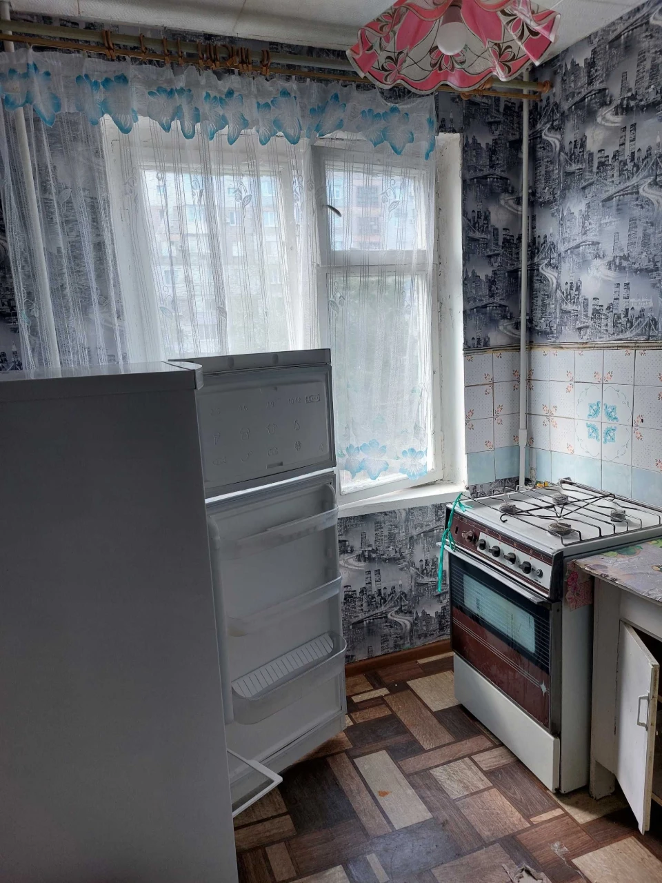 Продаж 2-кімн. квартири в самому центрі Горішніх Плавнів