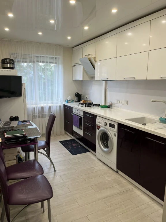 Sale of a 3-room apartment with turnkey renovation in the best district of the city