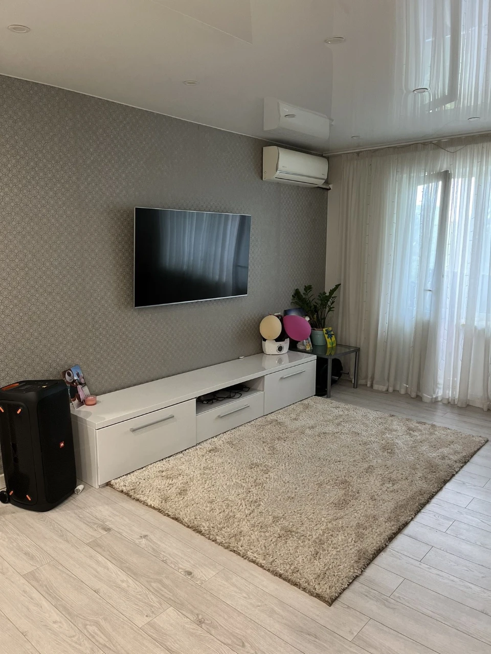 Sale of a 3-room apartment with turnkey renovation in the best district of the city