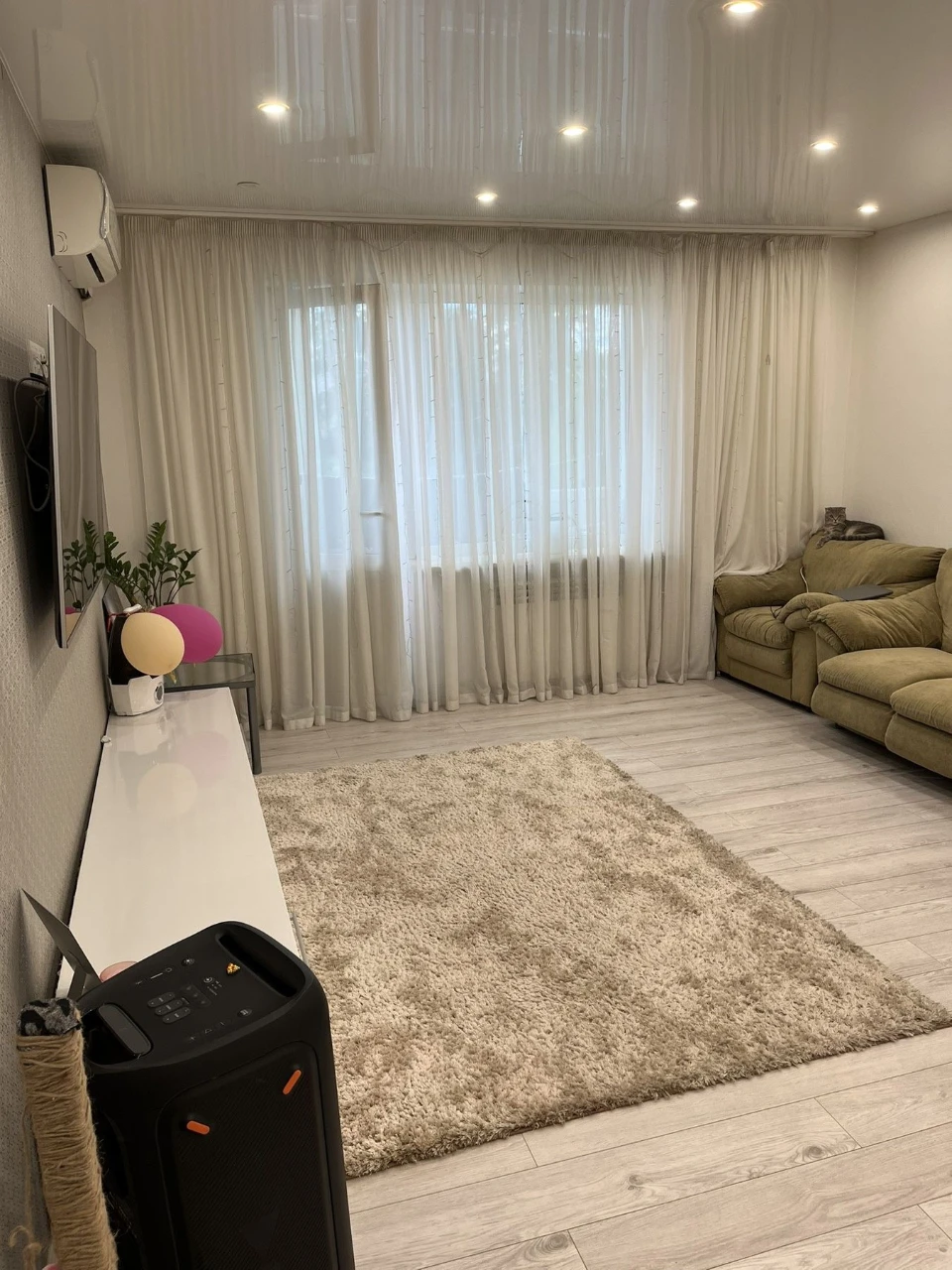 Sale of a 3-room apartment with turnkey renovation in the best district of the city