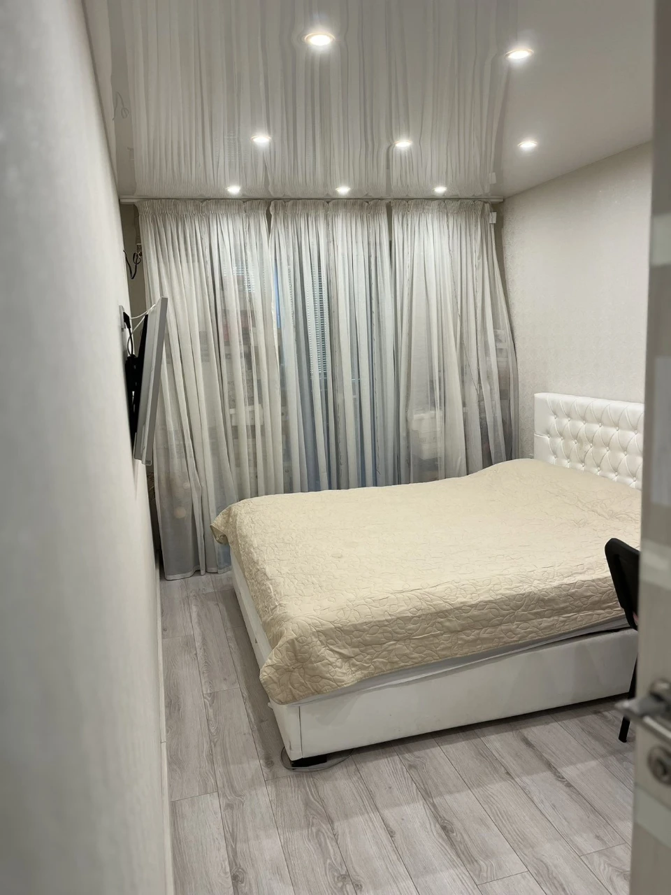 Sale of a 3-room apartment with turnkey renovation in the best district of the city