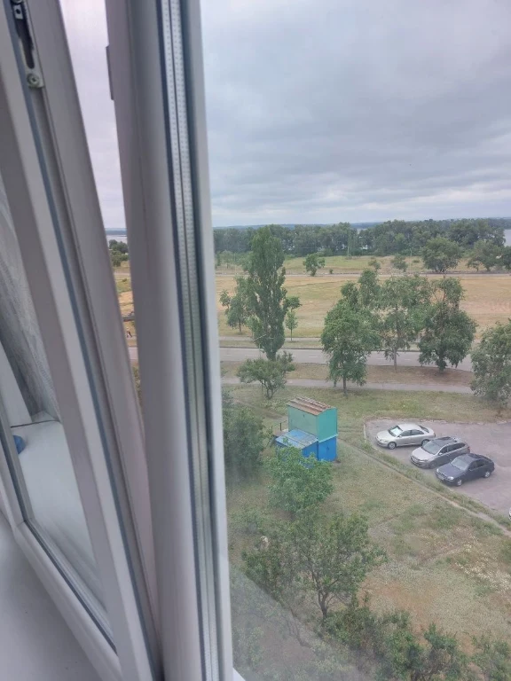 Sale of a spacious 2-bedroom apartment with a view