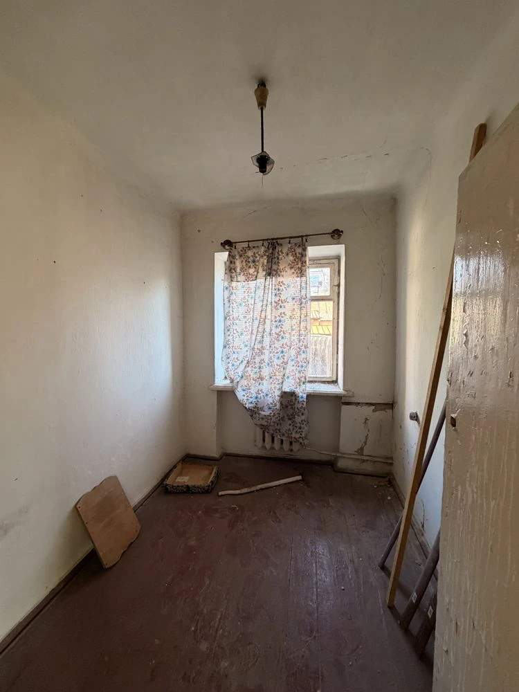 Sale of a 3-room apartment on Heroiv Chornobyla Street