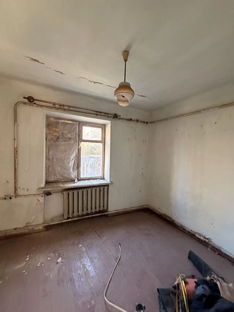 Sale of a 3-room apartment on Heroiv Chornobyla Street