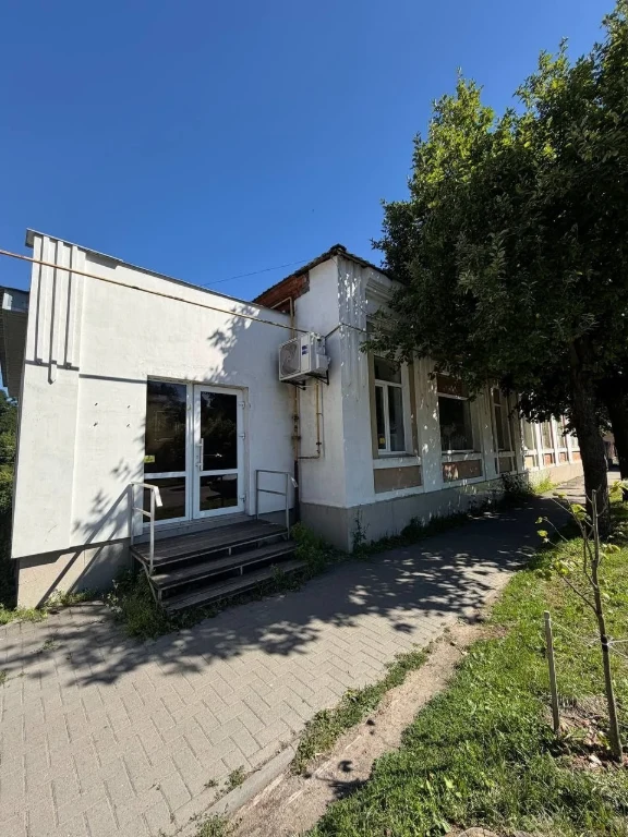 For Sale: Business Premises Opposite the Court