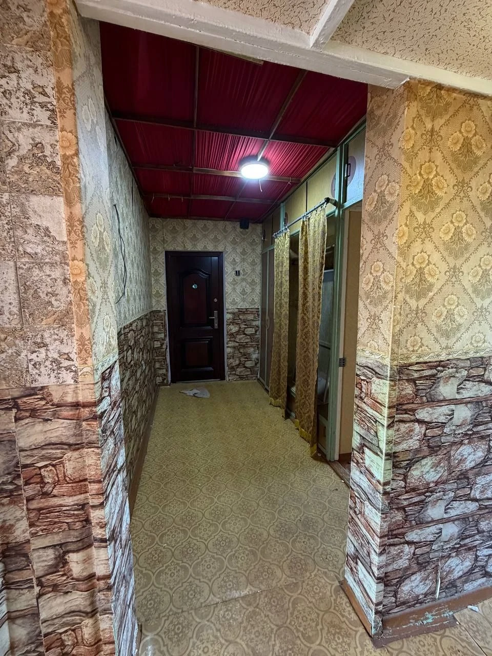 Продається 2-кімнатна квартира, район Військове містечко