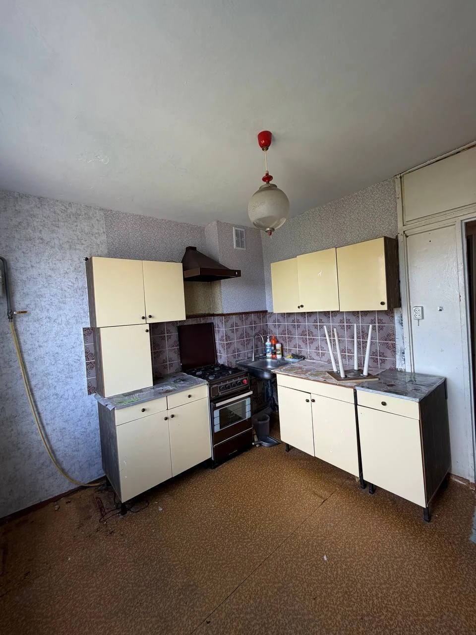 Продається 2-кімнатна квартира, район Військове містечко