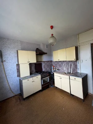 Продається 2-кімнатна квартира, район Військове містечко