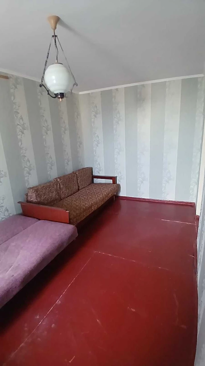 Продається 2-кімнатна квартира.