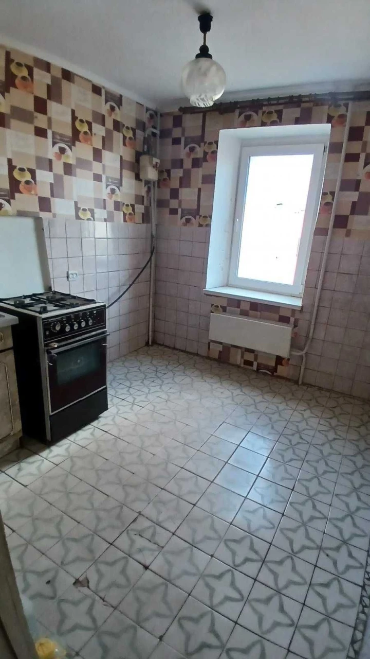 Продається 2-кімнатна квартира.