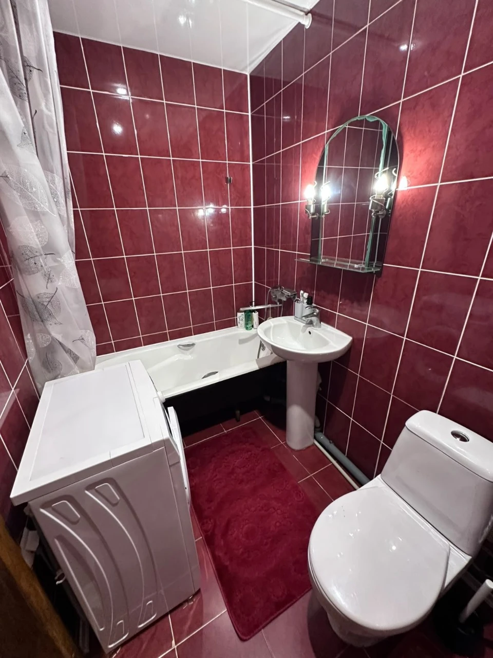 Продам 2 кімнатну квартиру в центрі міста