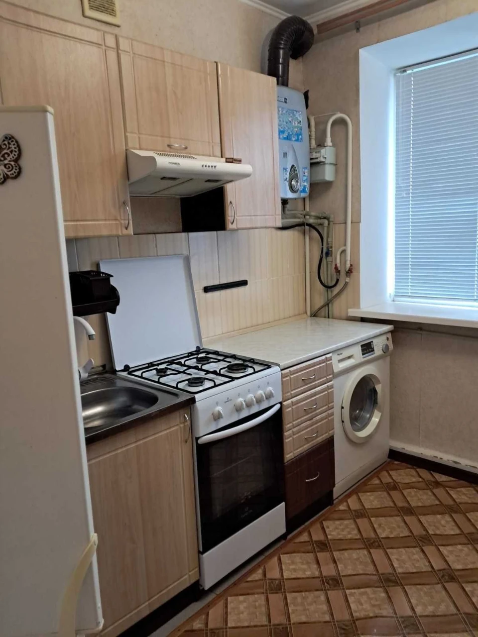 Продається  двохкімнатна квартира в м.Миргород